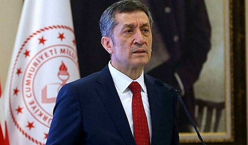 ÖĞRTMENLERE 3 ÖNEMLİ HABER: CANLI DERS SATLERİ DEĞİŞTİ, SINAVLAR, TABAN PUANLAR, ZİYA SELÇUK&#39;TAN YÜZ YÜZE EĞİTİM AÇIKLAMASI